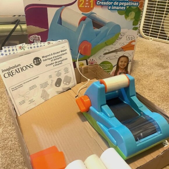 Imaginarium Creations 2 In 1 Magnet & Sticker Maker - Picture 1 of 2